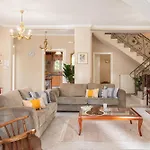 Villa Regina By The Sea *