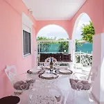 Regina By The Sea Villa *