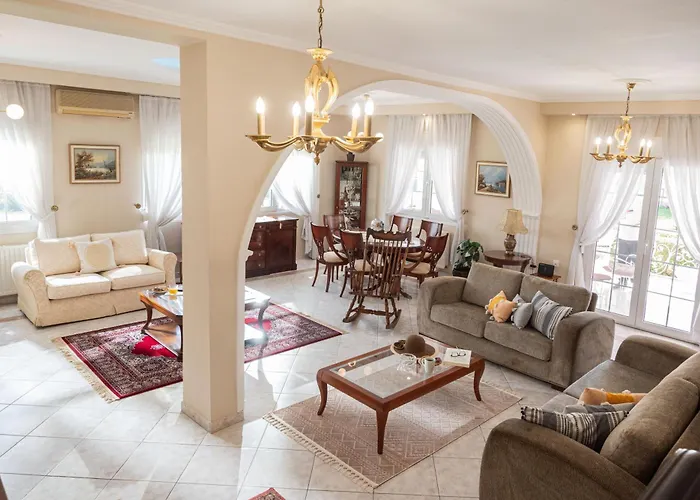 Regina By The Sea Villa *